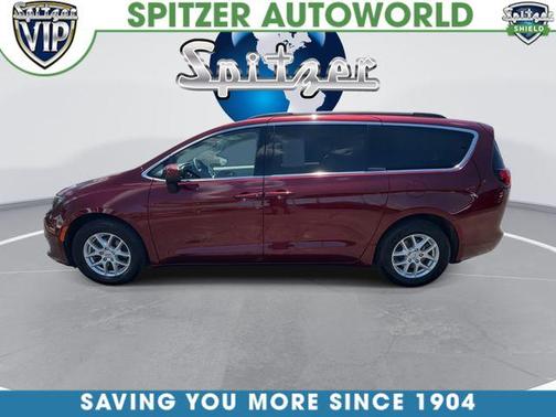 Velvet Red Pearlcoat 2021 Chrysler Voyager LXI
