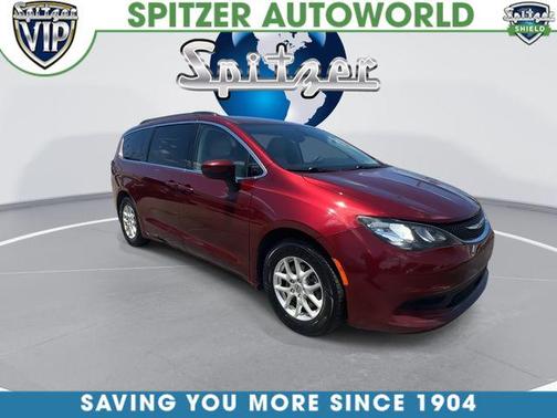Velvet Red Pearlcoat 2021 Chrysler Voyager LXI