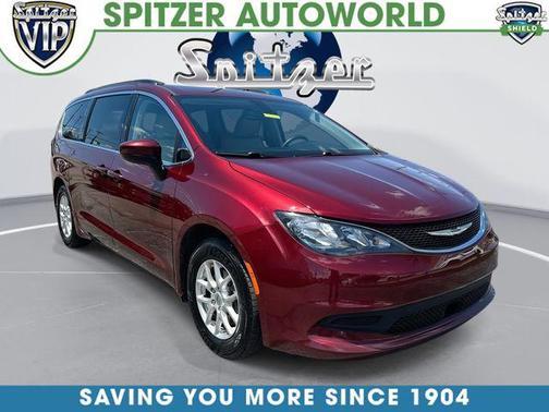 Velvet Red Pearlcoat 2021 Chrysler Voyager LXI