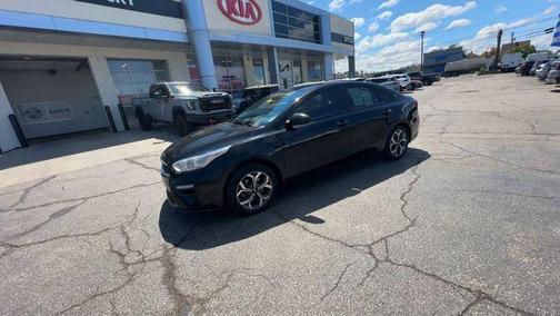 Aurora Black Pearl 2021 Kia Forte LXS