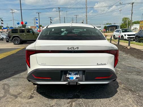 2025 Kia K4 LXS