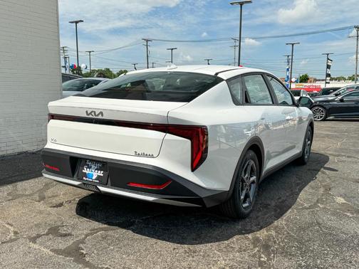 2025 Kia K4 LXS