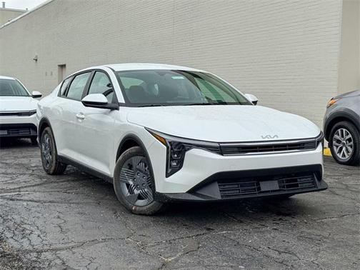 2025 Kia K4 LX