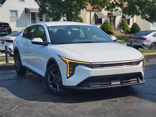 2025 Kia K4 LXS