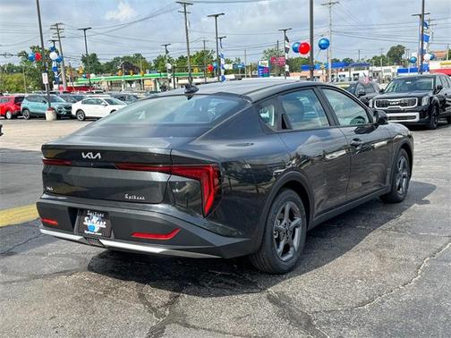 2025 Kia K4 LXS