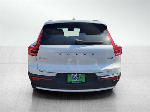 2024 Volvo XC40 B5 Core