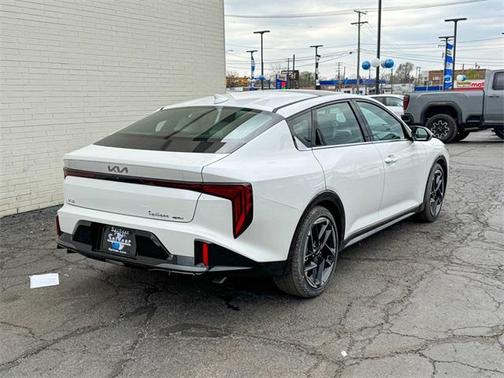 2025 Kia K4 GT-Line