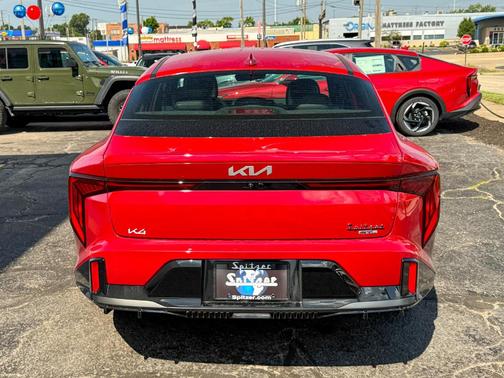 2025 Kia K4 GT-Line