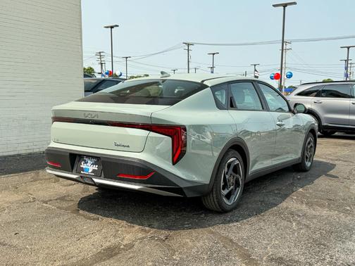 2025 Kia K4 EX