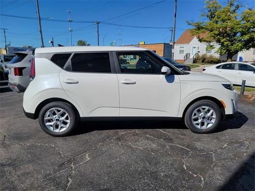 2025 Kia Soul LX