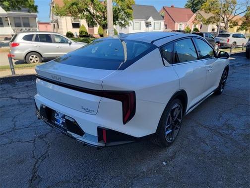 2025 Kia K4 GT-Line