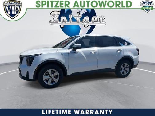 Glacial White Pearl 2026 Kia Sorento LX