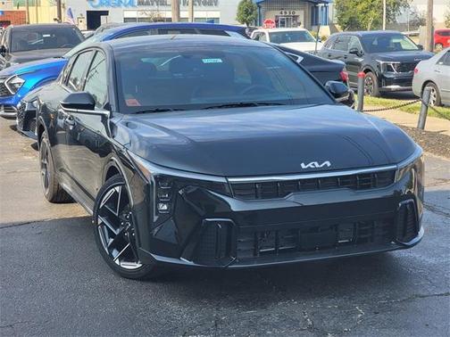 2025 Kia K4 GT-Line