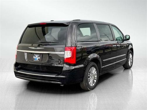 2014 Chrysler Town & Country Touring-L