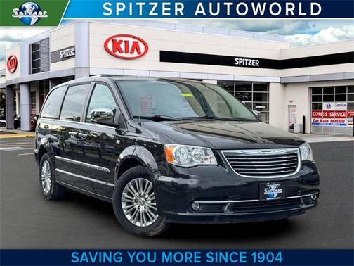 2014 Chrysler Town & Country Touring-L