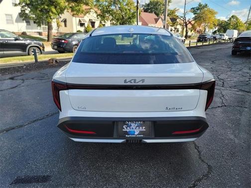 2025 Kia K4 LXS