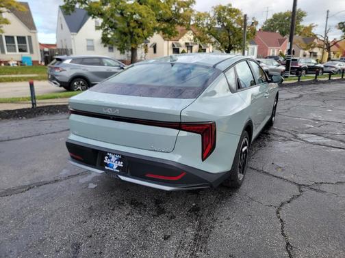 2025 Kia K4 EX