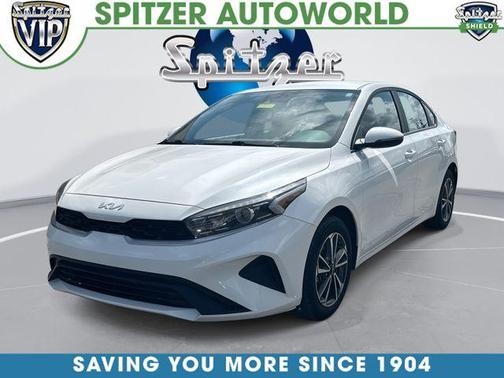 Snow White Pearl 2024 Kia Forte LXS