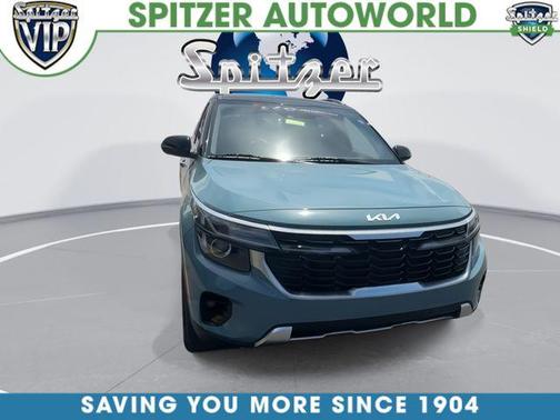 Blue / Black 2024 Kia Seltos S