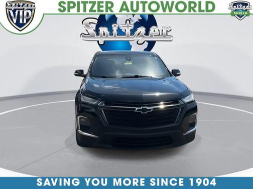 Mosaic Black Metallic 2022 Chevrolet Traverse LT Cloth