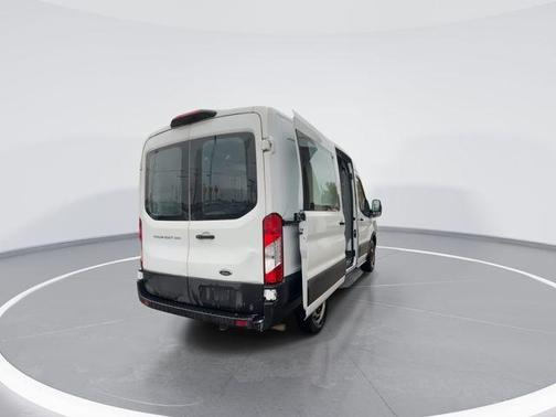 2022 Ford Transit-250 Base