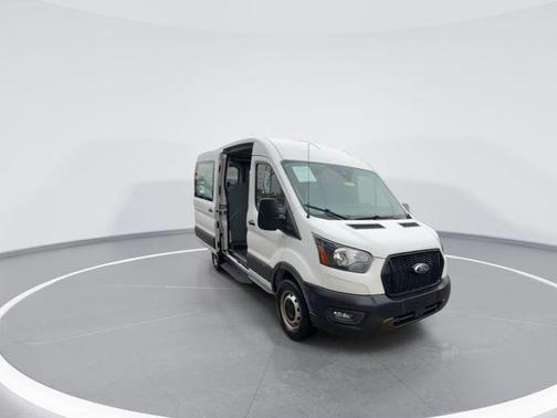 2022 Ford Transit-250 Base