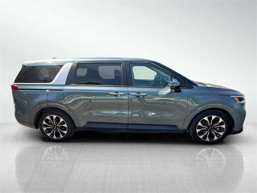 2022 Kia Carnival EX