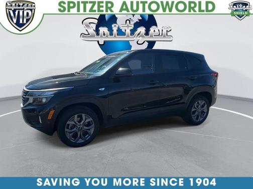 Fusion Orange 2024 Kia Seltos LX