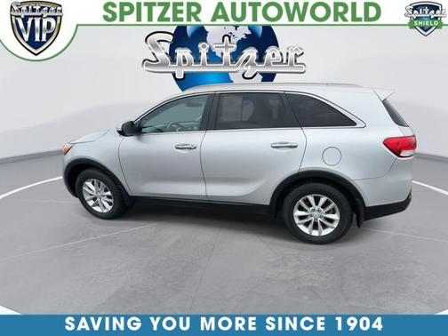 Sparkling Silver 2017 Kia Sorento LX