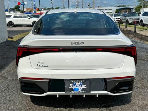 2025 Kia K5 LXS