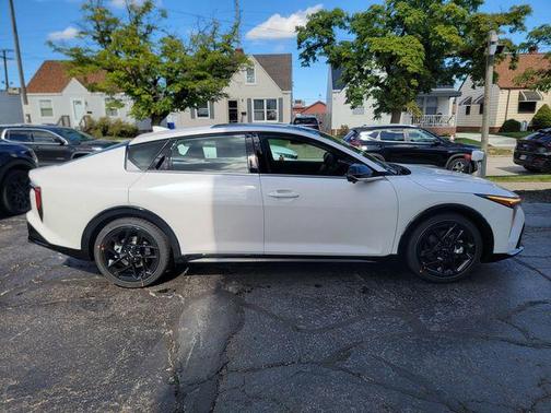 2025 Kia K4 GT-Line Turbo