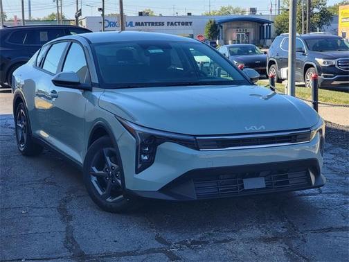 2025 Kia K4 LXS