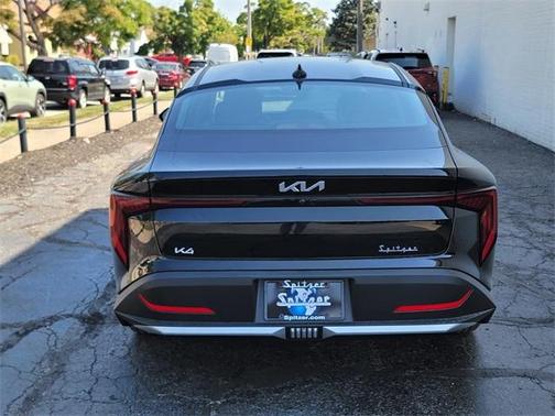 2025 Kia K4 LXS