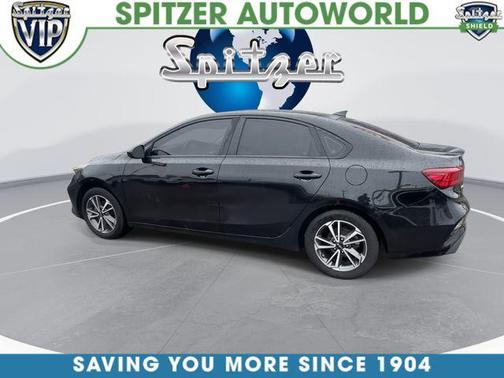 Aurora Black Pearl 2022 Kia Forte LXS