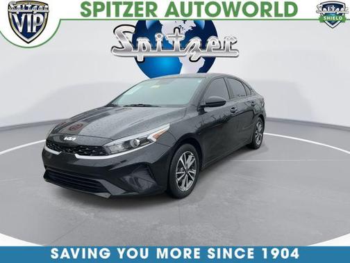 Aurora Black Pearl 2022 Kia Forte LXS