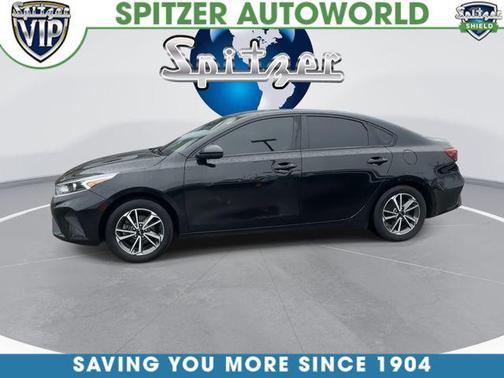 Aurora Black Pearl 2022 Kia Forte LXS