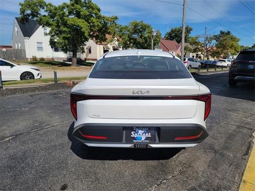 2025 Kia K4 EX