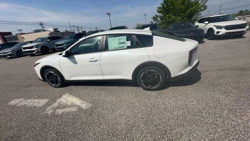 Snow White Pearl 2026 Kia K4 EX