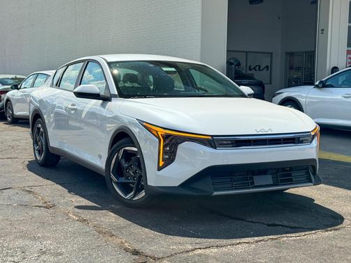 2025 Kia K4 EX