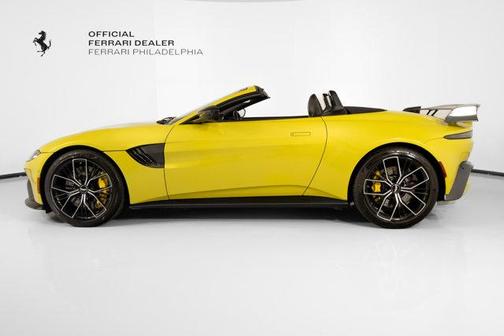 2021 Aston Martin Vantage Roadster