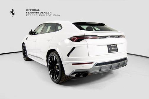 2022 Lamborghini Urus AWD