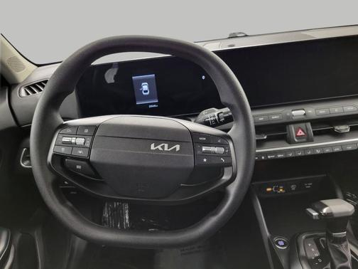 Snow White Pearl 2025 Kia K4 LXS