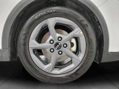 Snow White Pearl 2025 Kia K4 LXS