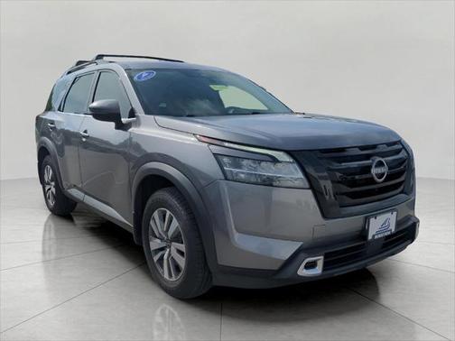 2022 Nissan Pathfinder SV 4WD