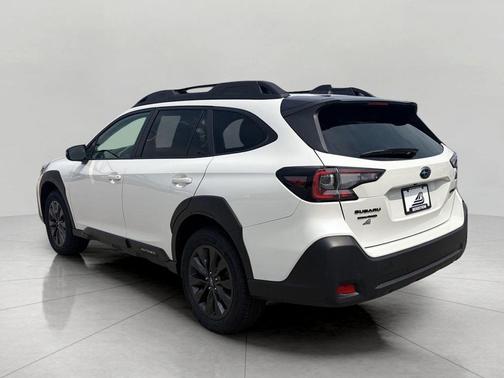 Crystal White Pearl 2025 Subaru Outback Onyx Edition