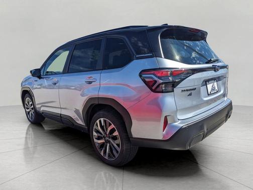Ice Silver Metallic/Crystal Black Silica 2026 Subaru Forester Hybrid Touring