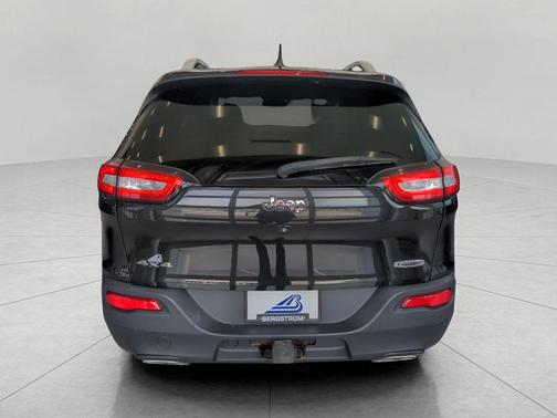 Brilliant Black Crystal Pearlcoat 2015 Jeep Cherokee Latitude