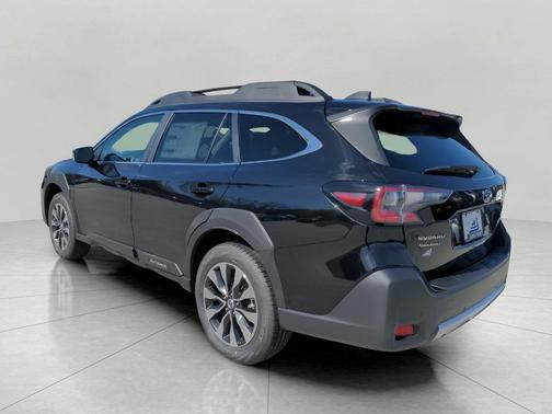 Crystal Black Silica 2024 Subaru Outback Limited
