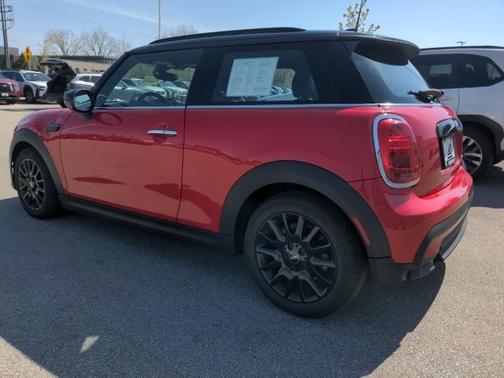 Chili Red 2022 MINI Hardtop Cooper