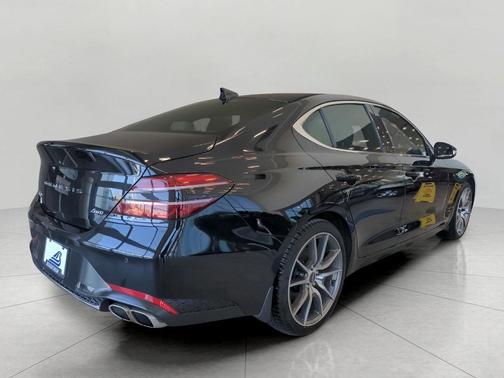 2022 Genesis G70 2.0T AWD